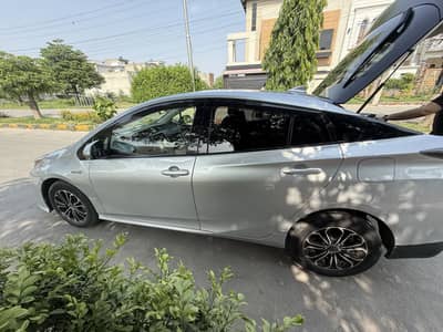 Toyota Prius 16/19 Total Geniun
