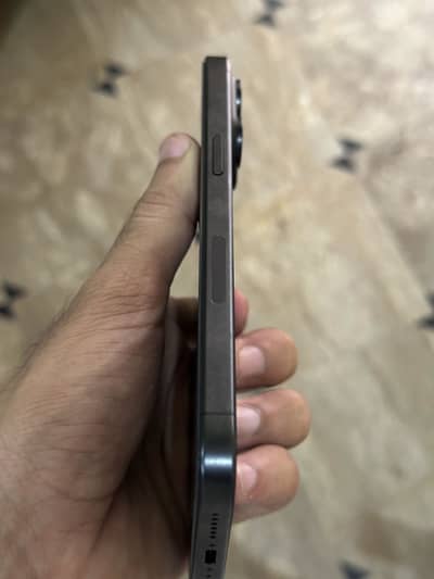 I phone 15 pro max jv