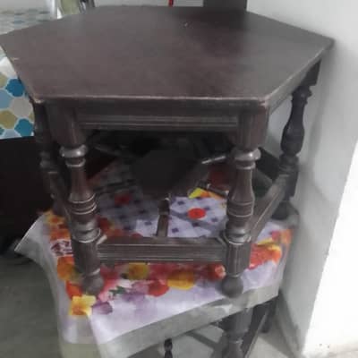 2 wooden coffee tables