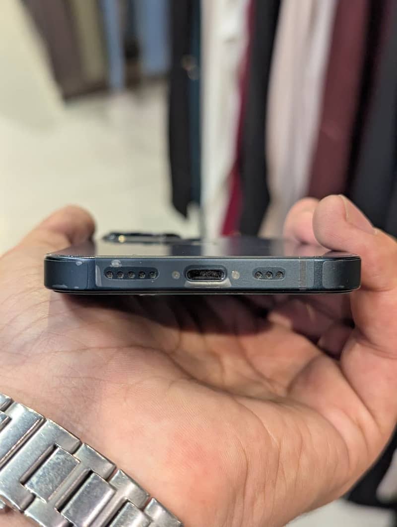 iPhone 13 JV 5