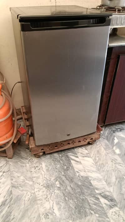 Esquire single door fridge for sale