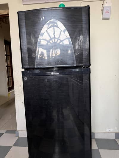 I'm selling home use refrigerator