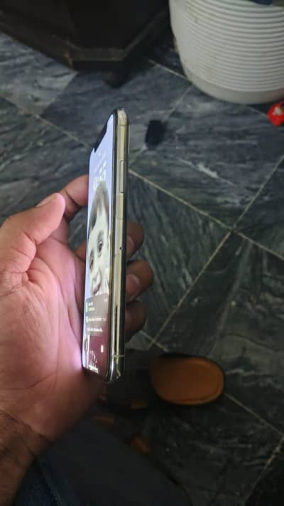 I phone xs for sale .
