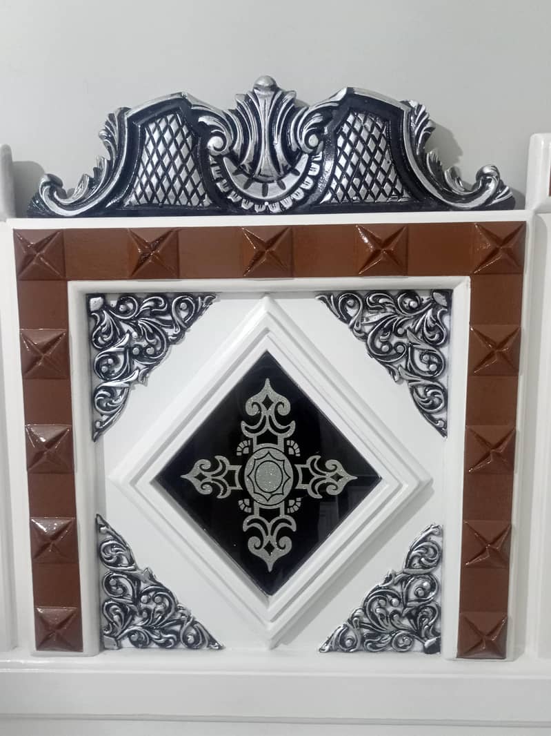 bed almari side table dressing table 0