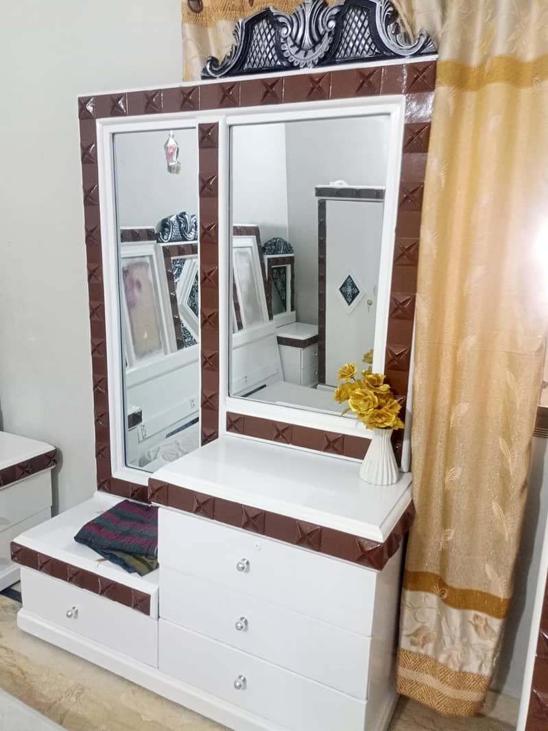 bed almari side table dressing table 1