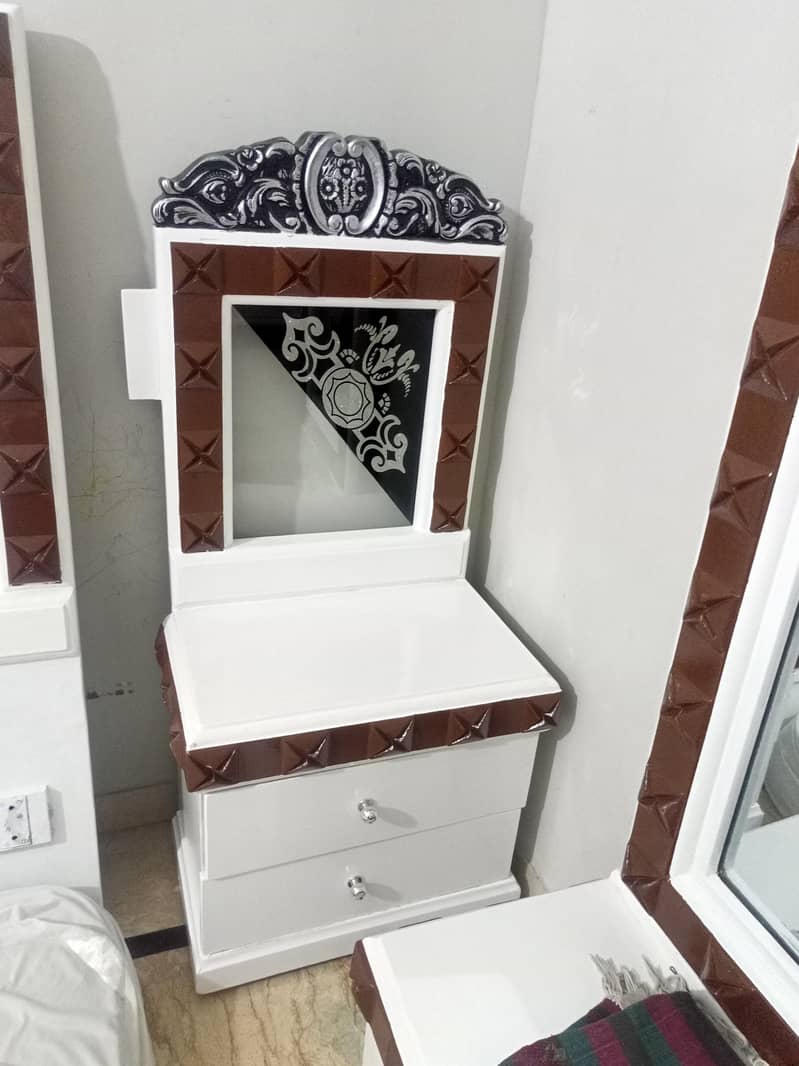 bed almari side table dressing table 2