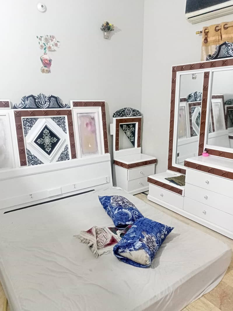 bed almari side table dressing table 8