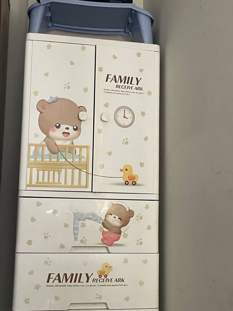 Baby cupboard in good condition !! With spacious place 0