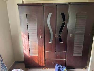 Wardrobe in good condition Almari