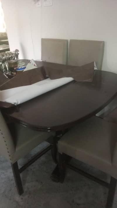 Dining table for sale
