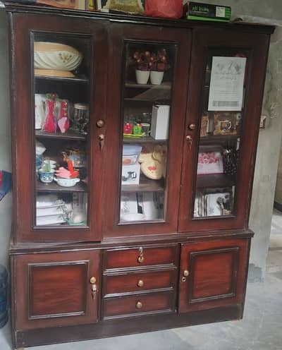 Showcase for urgent sale Sale