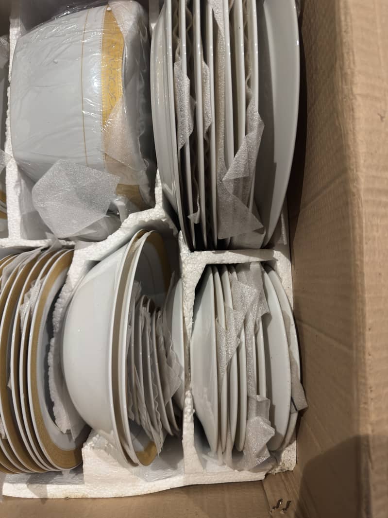Dinner set 8