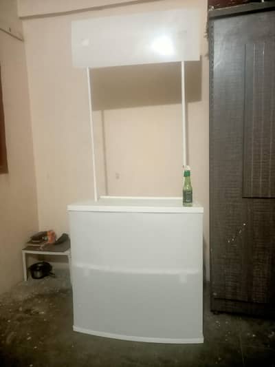 Kiosk Table Made in China
