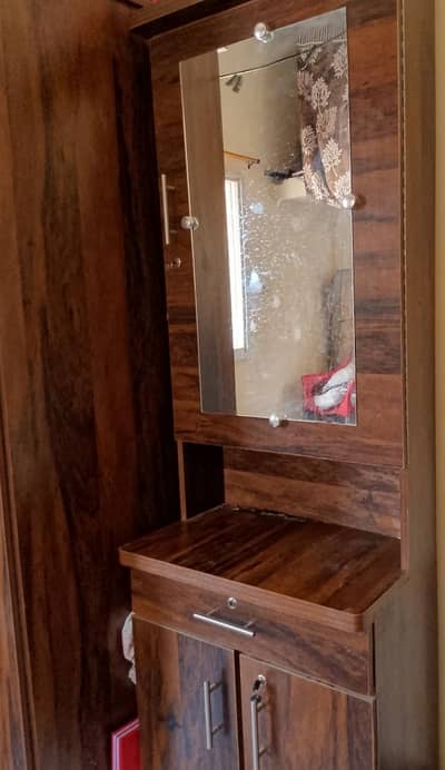 heavy wooden dressing table neat n clean