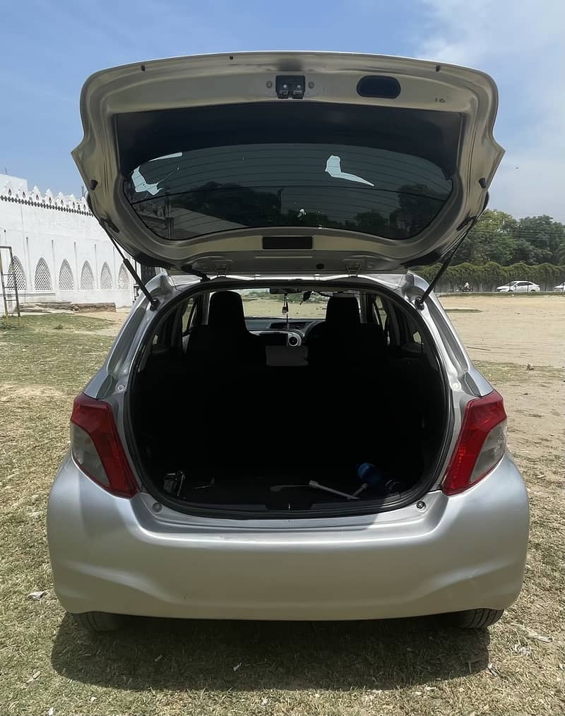 Vitz 2012/15 9