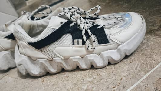Ladies shoes