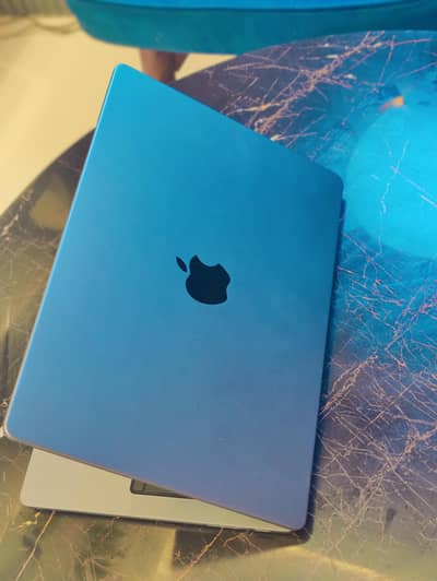 Apple MacBook Pro M3 Pro 14” 8GB 512GB Like New