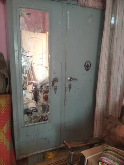 sell iron wardrobe
