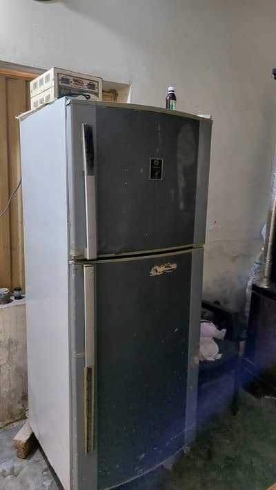Dawlance Medium size good work urgent sale