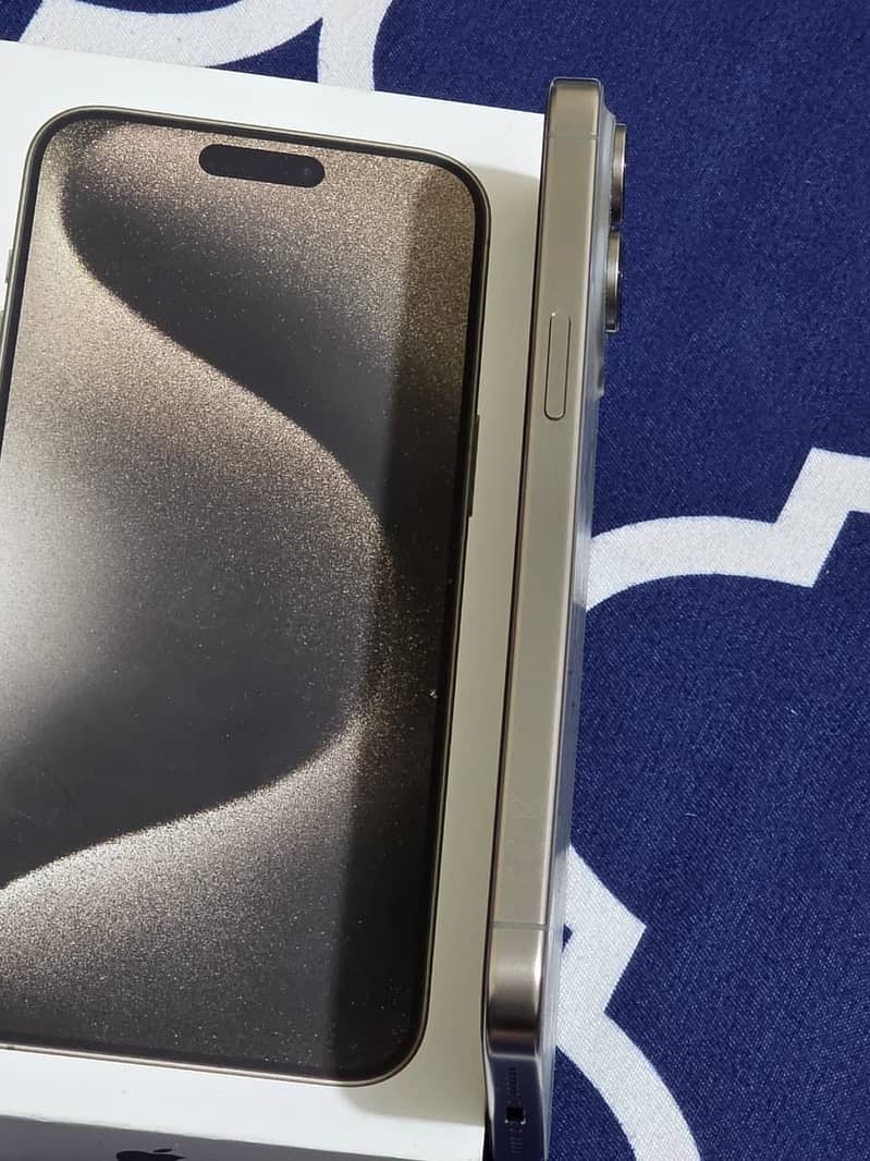 Iphone 15 pro max 6