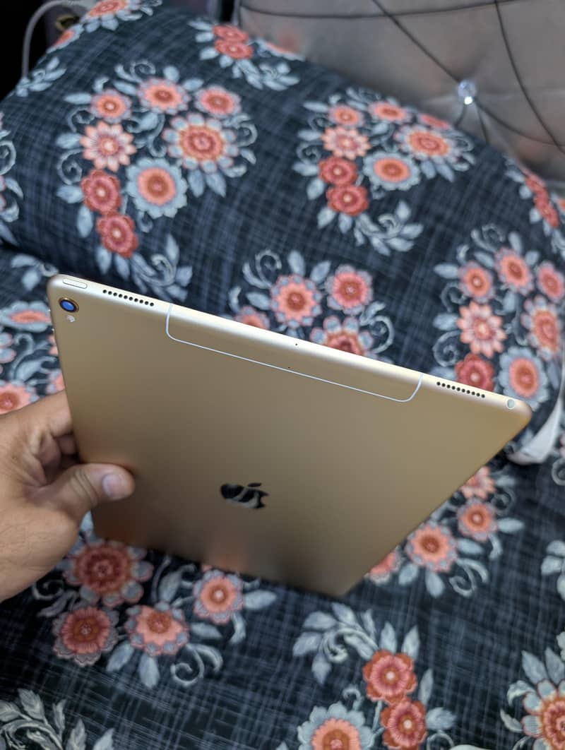 ipad pro 12.9 2nd generation 3