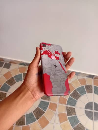 iPhone xr back break baki all ok sim time available 10/9 phone all ok