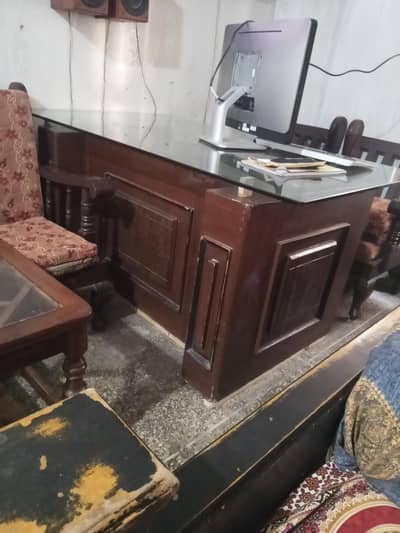 office table with 12mm glas