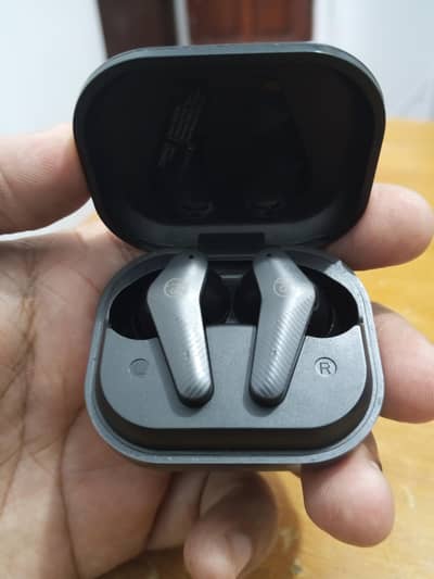 Gravity Earbuds by Zero lifestyle