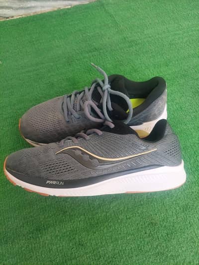Saucony PWRRUN Running Shoes – Clean & Comfortable 