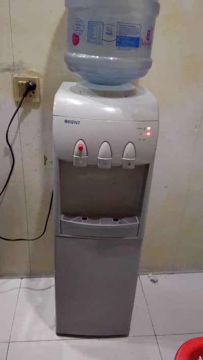 water dispenser with 3 tap