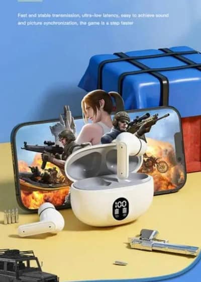 M10 ULTRA WIRELESS EARBUDS + POWER BANK WITH DISPLAY