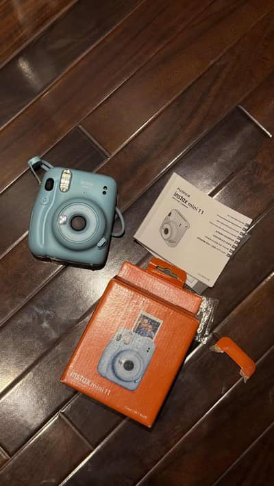 Polaroid instax mini 11 new