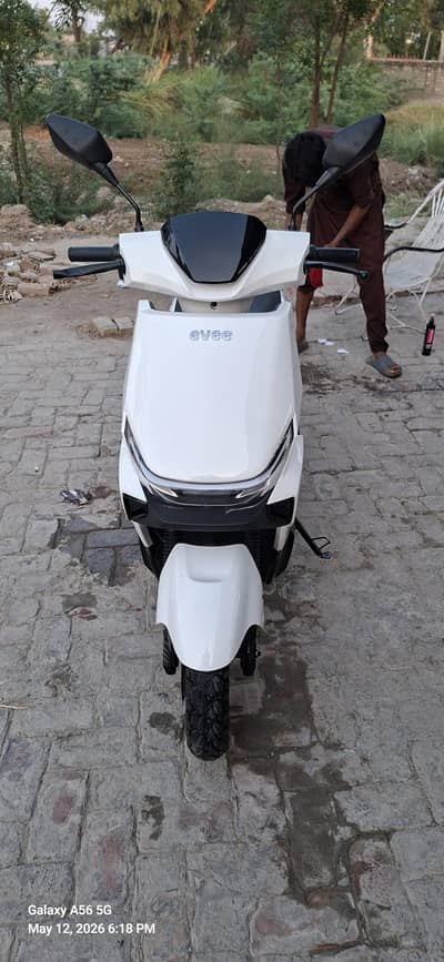 EVEE GENZ PRO LITHIUM IRON PHOSPHATE