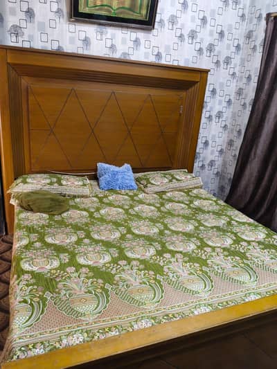 Full bed set for sell without matrix