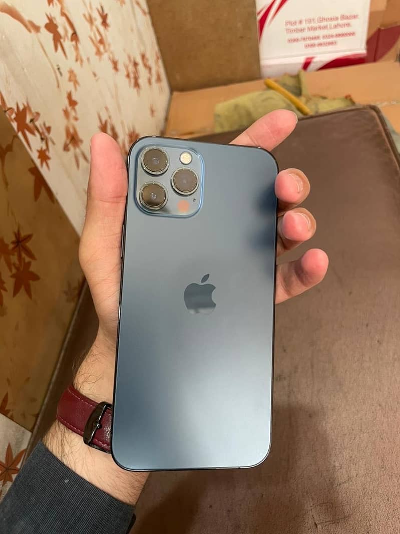 iPhone 12 Pro Max 4