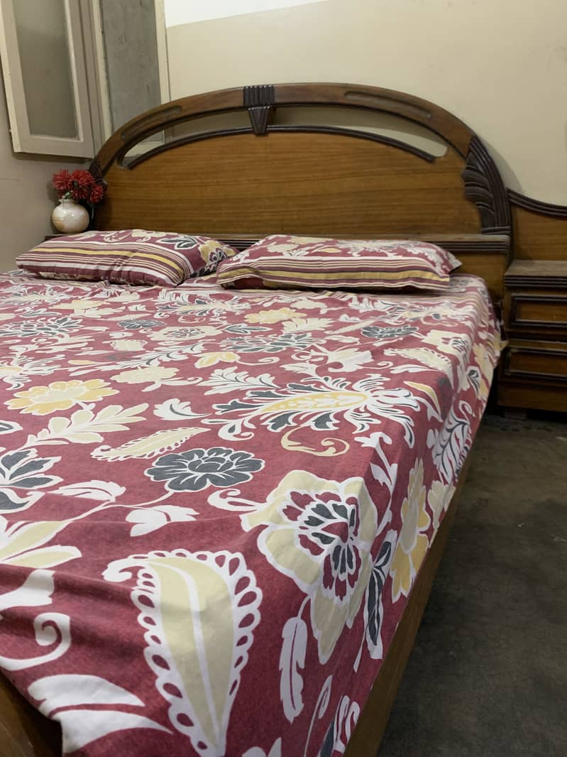 Double bed - good condition 5