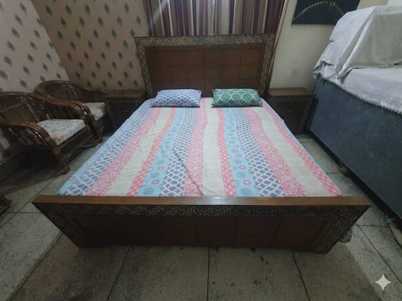 Complete high quality bed set 0