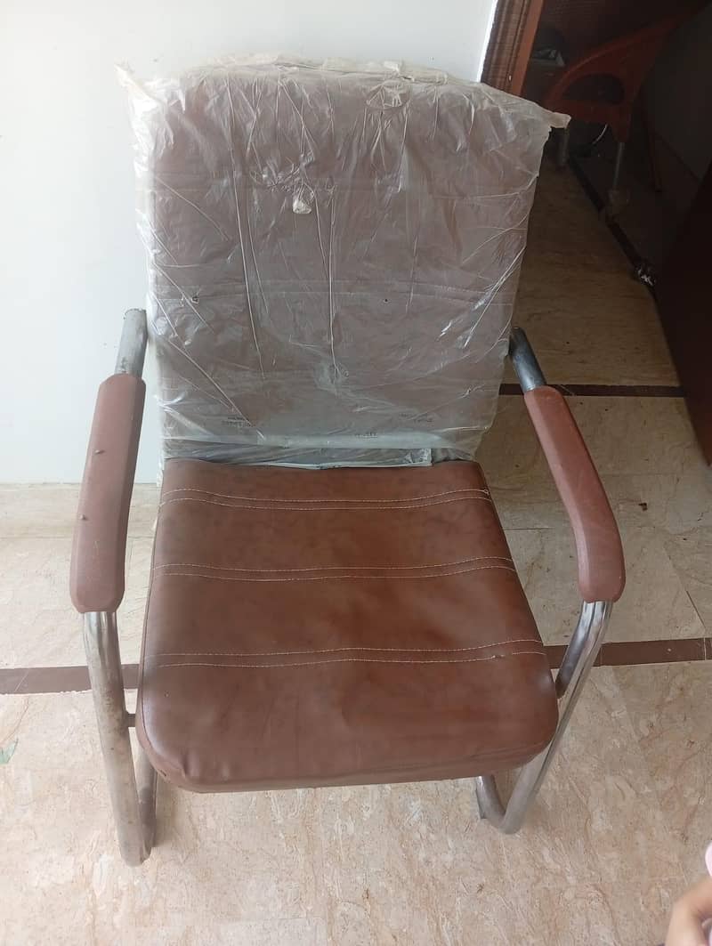 Chair's 4