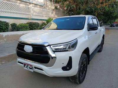 toyota hilux revo 2.8 v full option model 2021 new shape done 62000 km