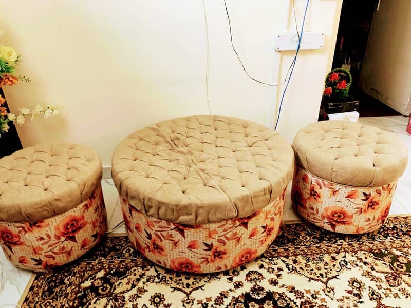 Large Round Sofa 0