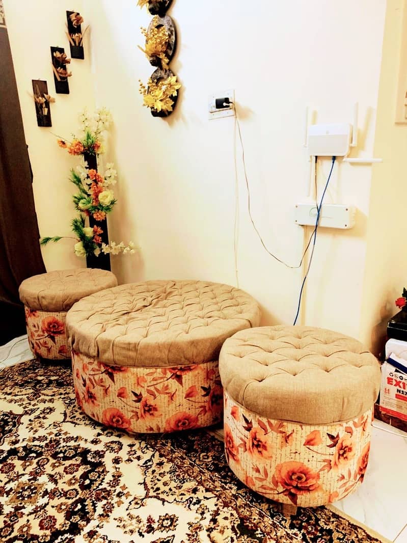Large Round Sofa 2