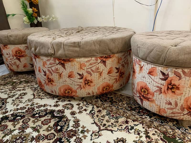 Large Round Sofa 3