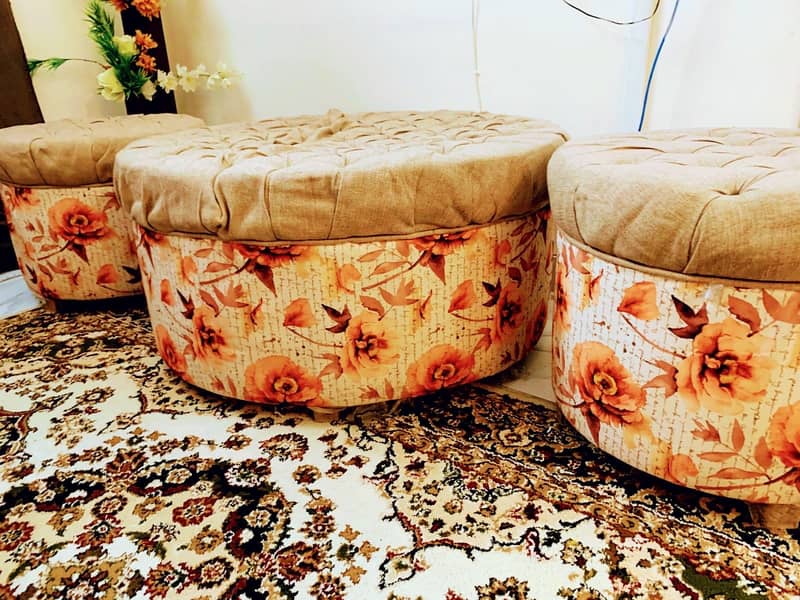 Large Round Sofa 4