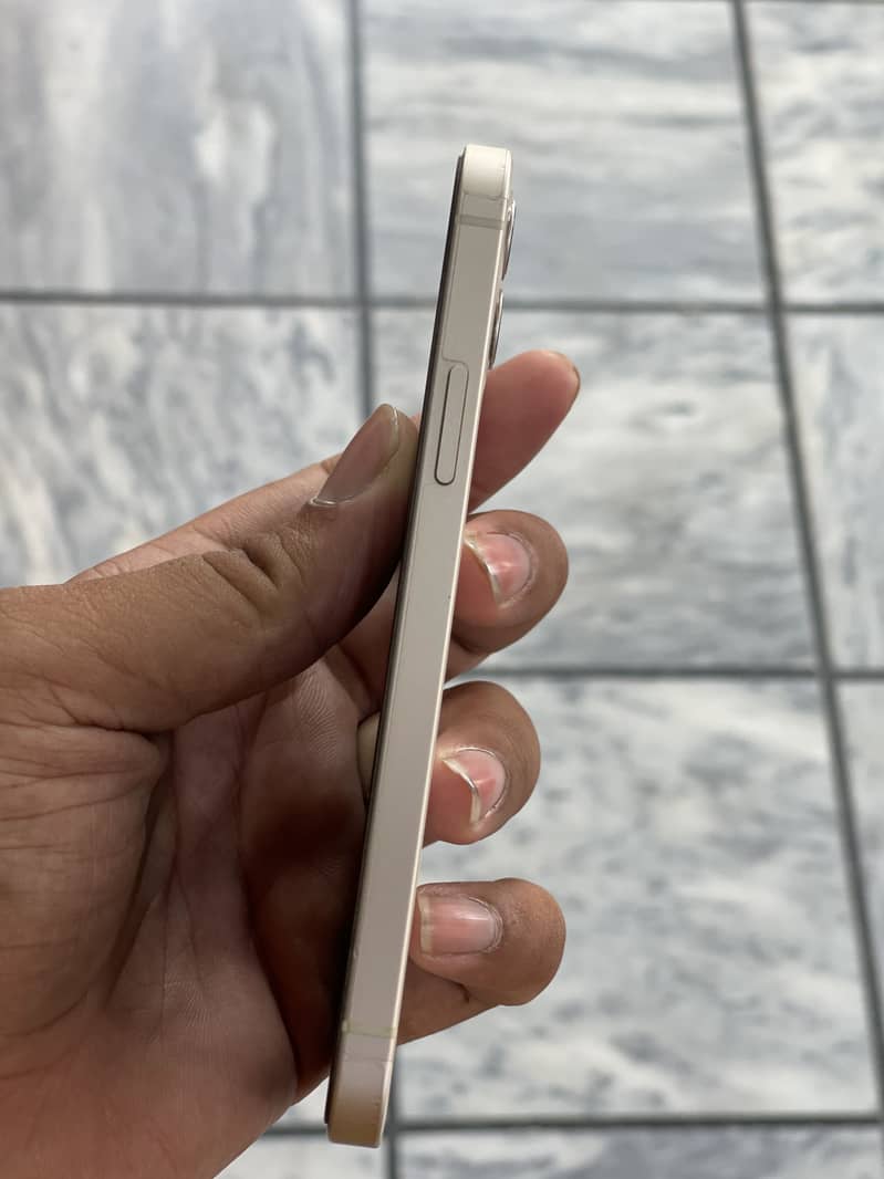 iPhone 12 3