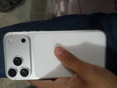Hamna mobile sale karna ha  iphone 17 ha