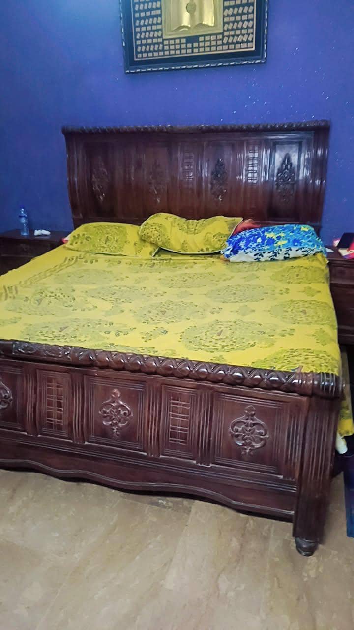 used bed set 0