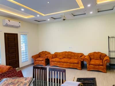 LUXURY HOUSE FOR RENT IN F-7