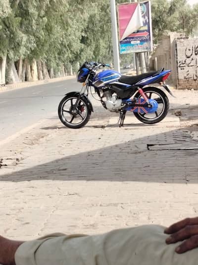 Honda cb125f for sale very good condition low malig bike