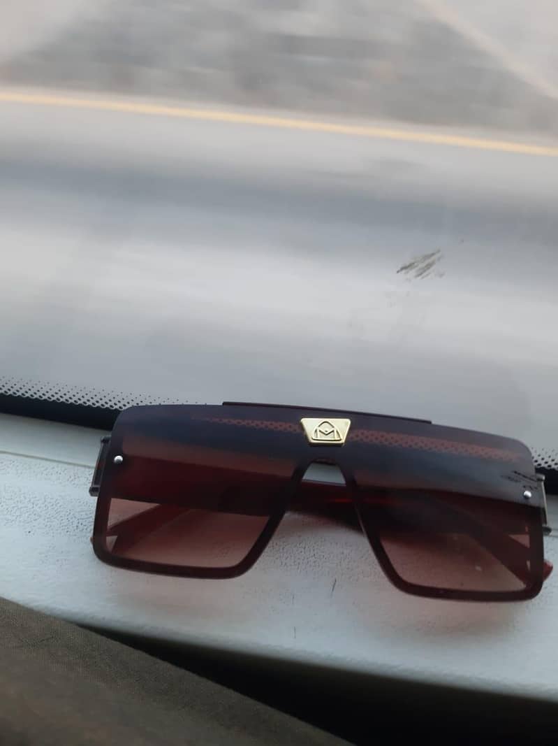 Sunglasses 0