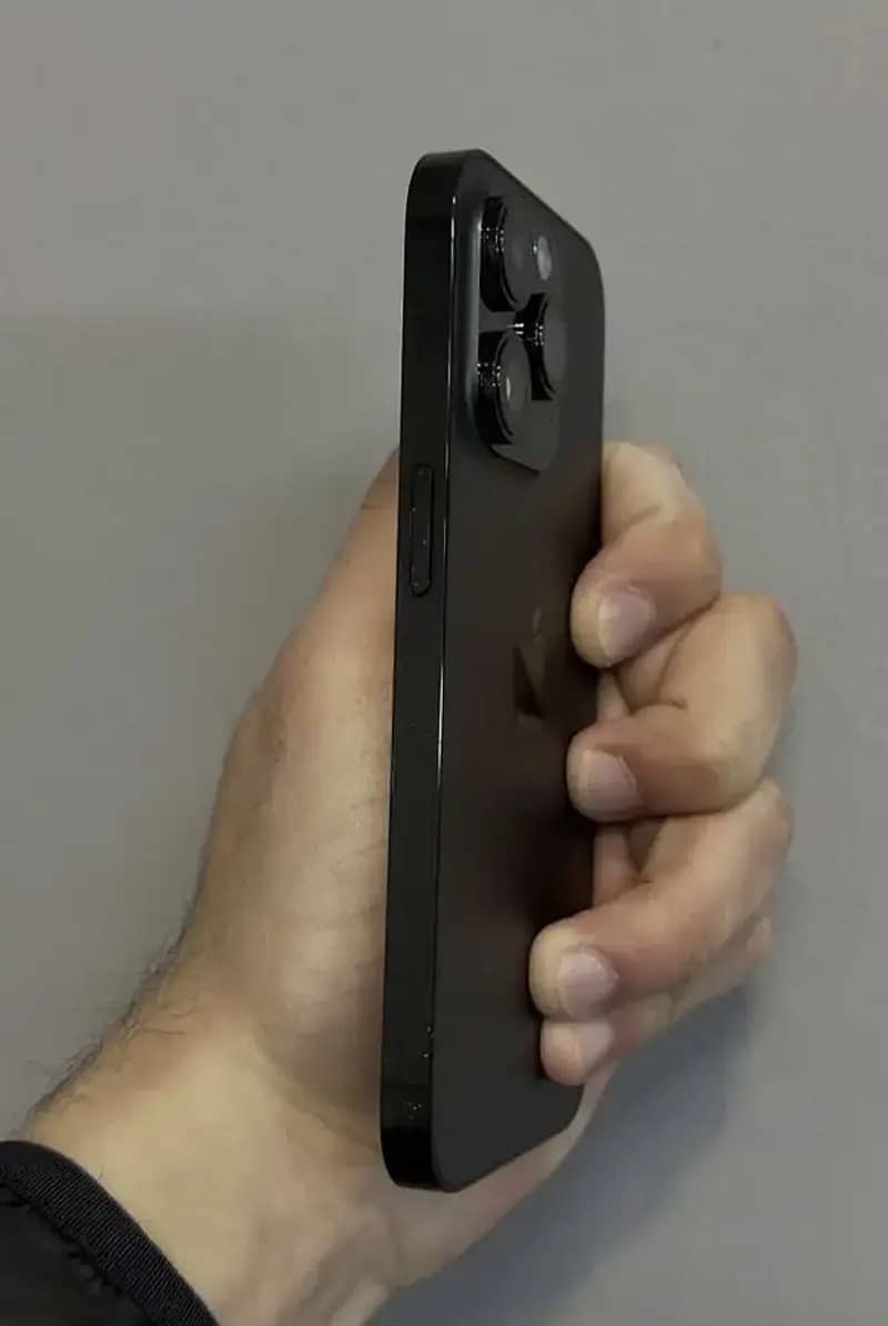 iPhone 14 Pro 1